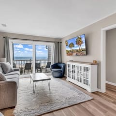 Newly Renovated Oceanfront 3BR at Sea Cloister ll | Cherry Grove